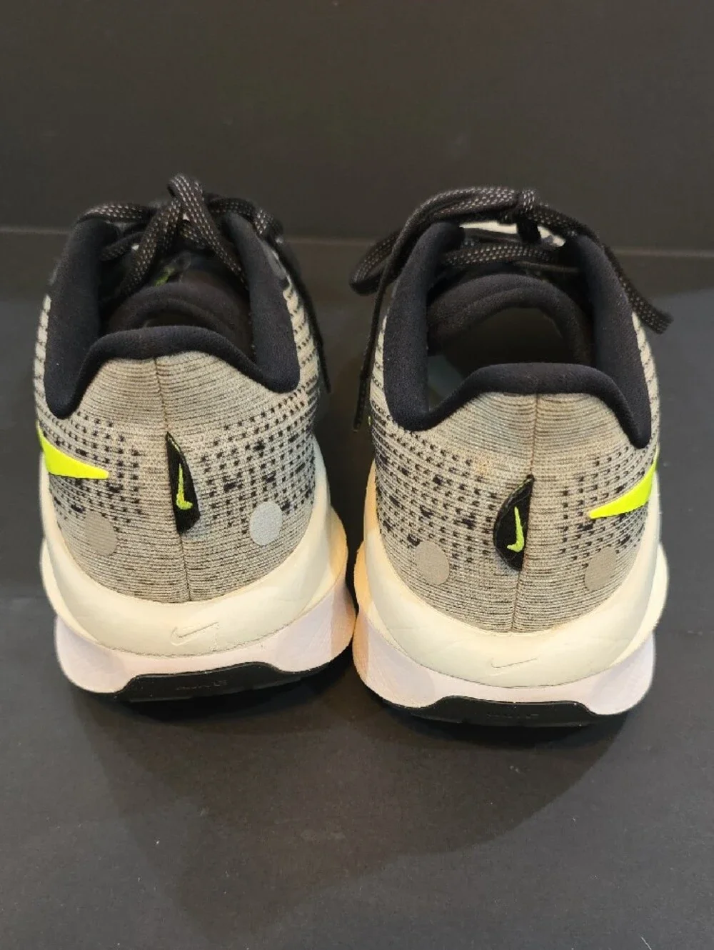 Nike Zoom Vomero 17 Men’s Running Shoes - Black, Gray & Volt Size 10